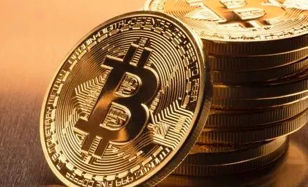 The price of Bitcoin has fallen to its lowest level since the tariff shock last year, once dropping below $76,000 per unit.